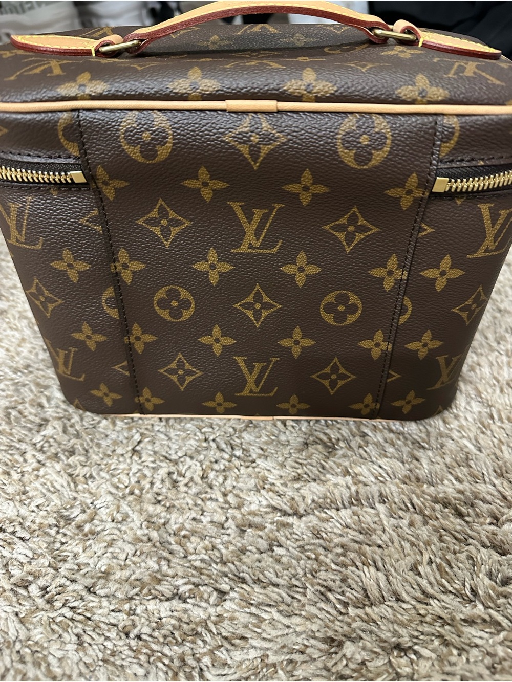 Louis Vuitton Monogram Canvas Vanity Case with Gold Hardware - Picture 3 of 16
